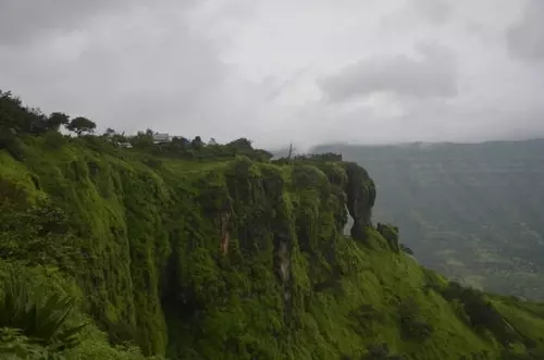 BreathTaking 20+ Places to Visit in Maharashtra